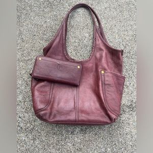 Frye campus rivet shoulder tote & wallet black cherry (brown red)